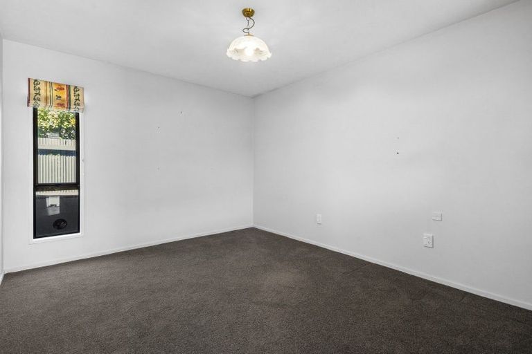 Photo of property in 6 Grove Place, Rangiora, 7400