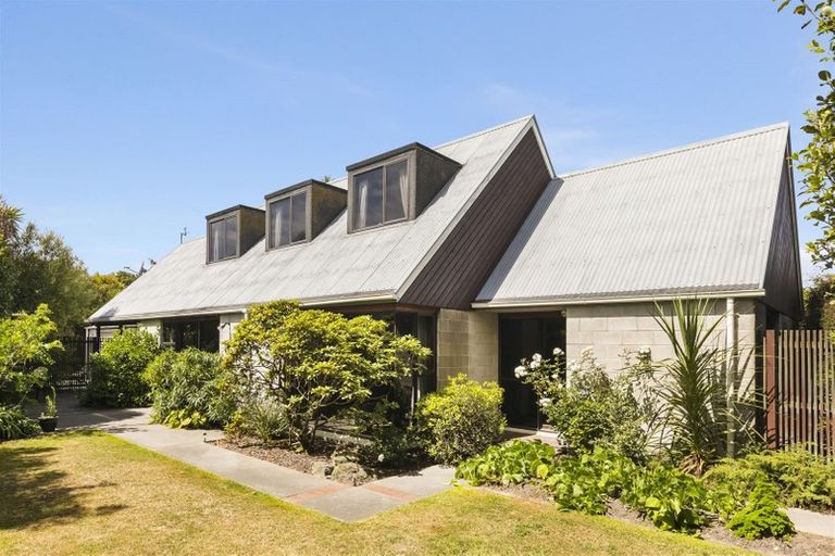 Photo of property in 11 Cicada Place, Hei Hei, Christchurch, 8042