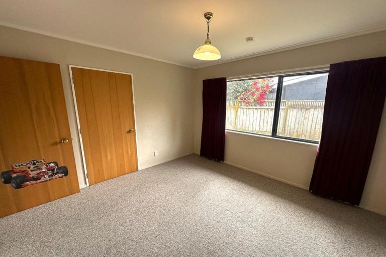 Photo of property in 4a Brett Place, Takaro, Palmerston North, 4412