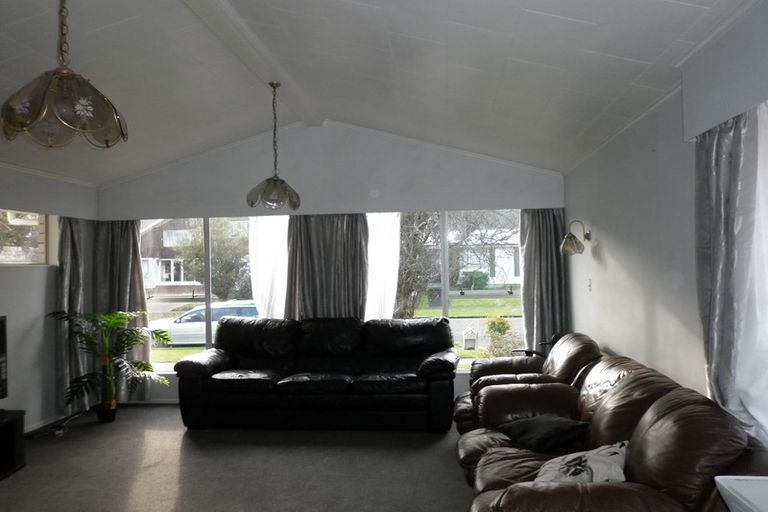 Photo of property in 72 California Drive, Totara Park, Upper Hutt, 5018