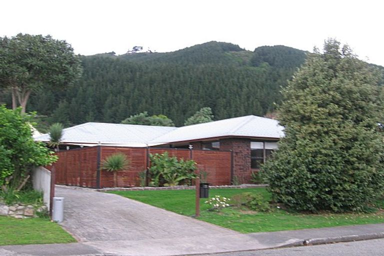 Photo of property in 5 He Awa Crescent, Waikanae, 5036