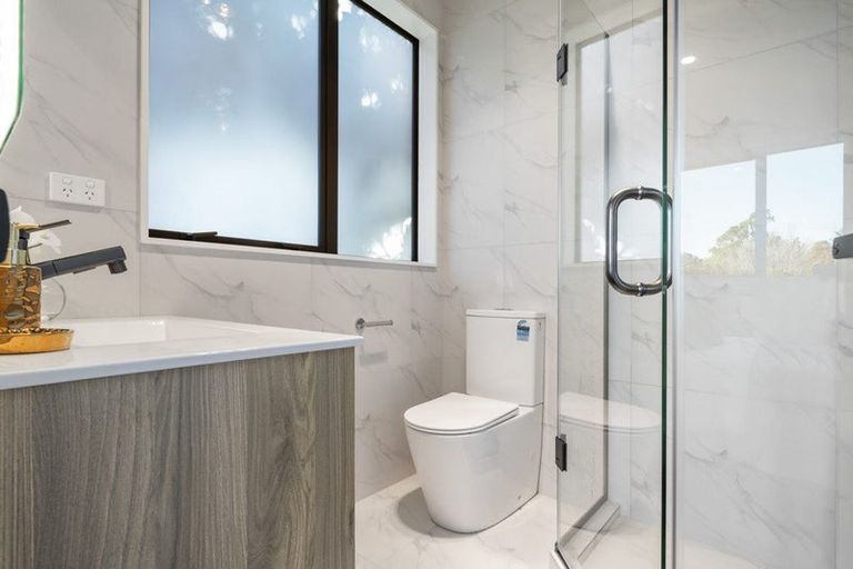 Photo of property in 12c Wylie Avenue, Sunnynook, Auckland, 0620