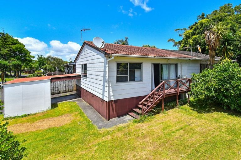 Photo of property in 2/60 Moncrieff Avenue, Clendon Park, Auckland, 2103