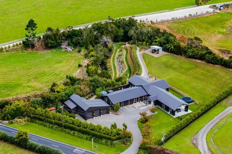 Photo of property in 423 Cardiff Road, Pembroke, Stratford, 4391