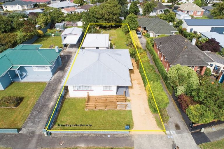 Photo of property in 32 Thomson Street, West End, Palmerston North, 4412