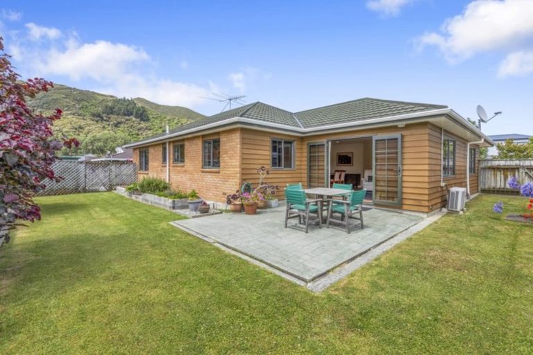 Photo of property in 2/32 Bauchop Road, Waterloo, Lower Hutt, 5011