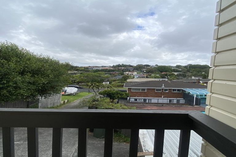 Photo of property in 102 Stapleford Crescent, Browns Bay, Auckland, 0630