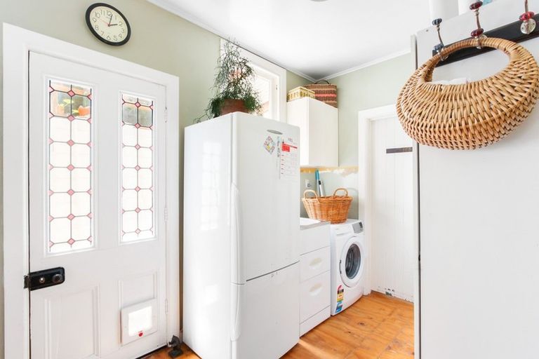 Photo of property in 48 Faraday Street, Hospital Hill, Napier, 4110