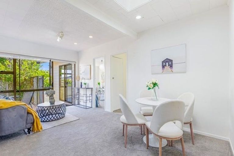 Photo of property in 30 County Road, Torbay, Auckland, 0630