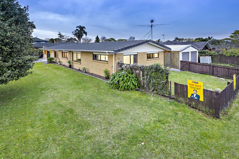 Photo of property in 180 Walter Strevens Drive, Conifer Grove, Takanini, 2112