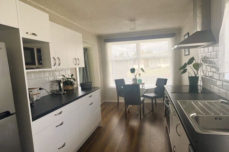 Photo of property in 1 Firth Place, Awapuni, Palmerston North, 4412