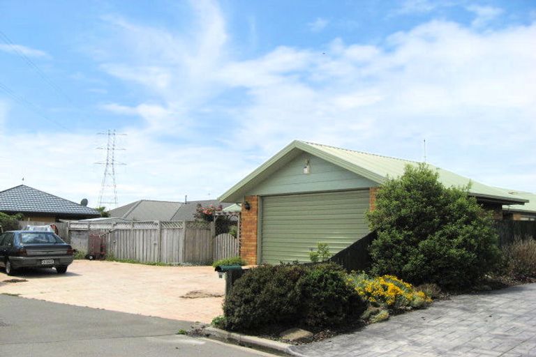 Photo of property in 15 Wendy Place, Heathcote Valley, Christchurch, 8022