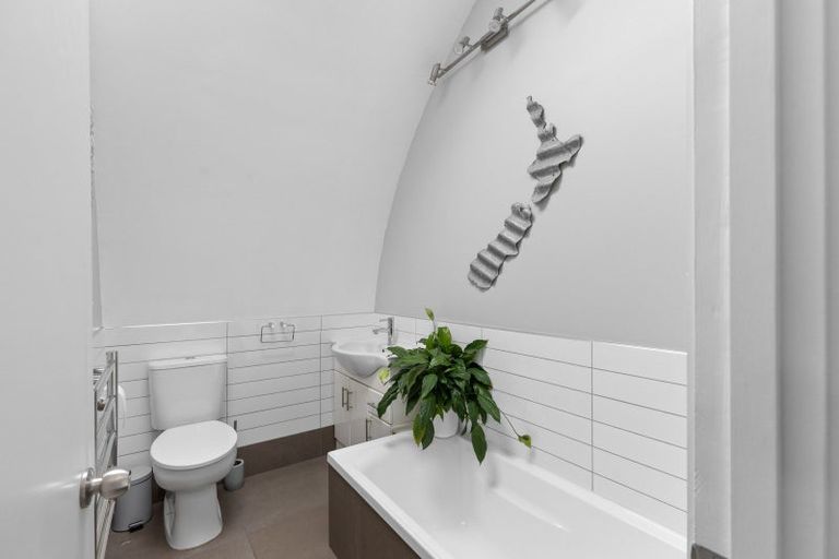 Photo of property in 8 Kings Court, Roslyn, Palmerston North, 4414