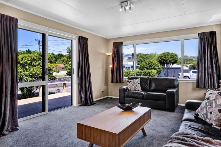 Photo of property in 3 Fyson Place, Hawera, 4610