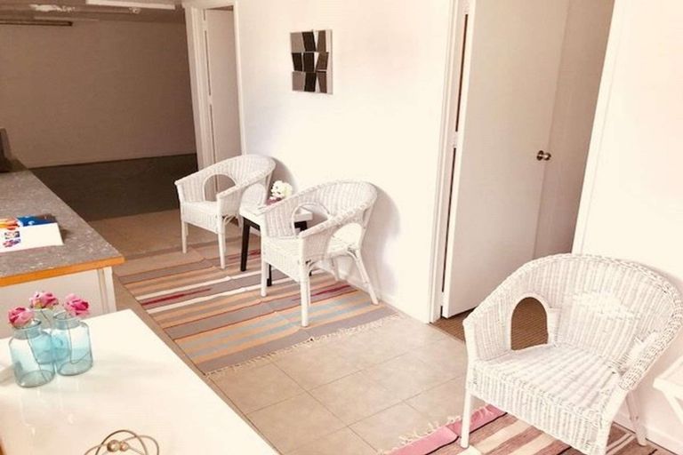 Photo of property in 4 Galilee Avenue, Red Hill, Papakura, 2110