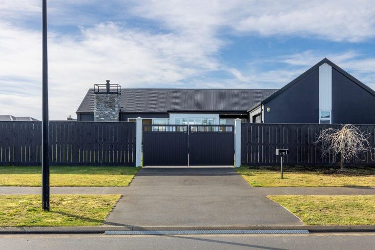 Photo of property in 10 Silver Peaks Drive, West Melton, 7618