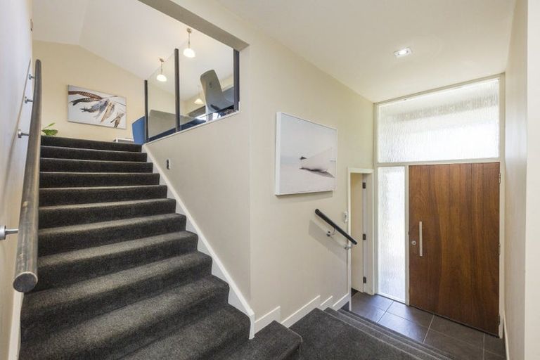 Photo of property in 4 Waicola Drive, Fitzherbert, Palmerston North, 4471