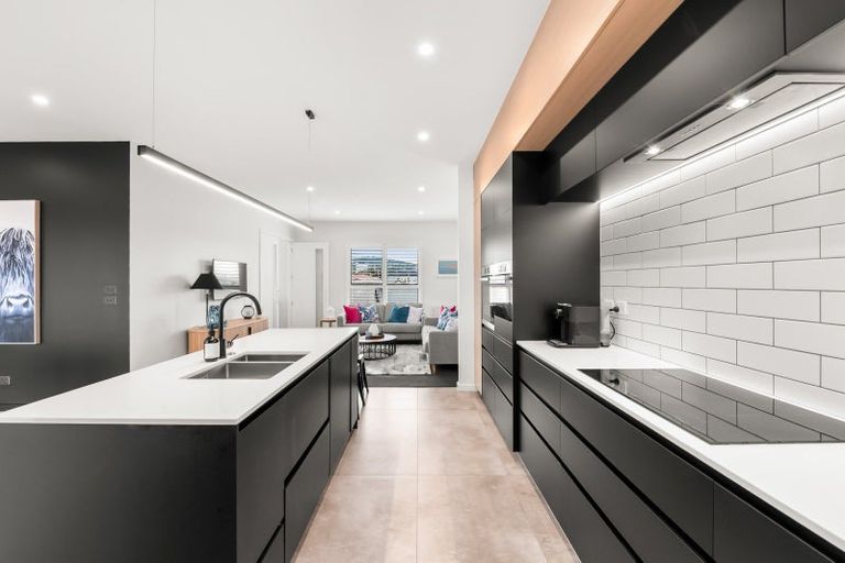 Photo of property in 16 Cuba Street, Petone, Lower Hutt, 5012