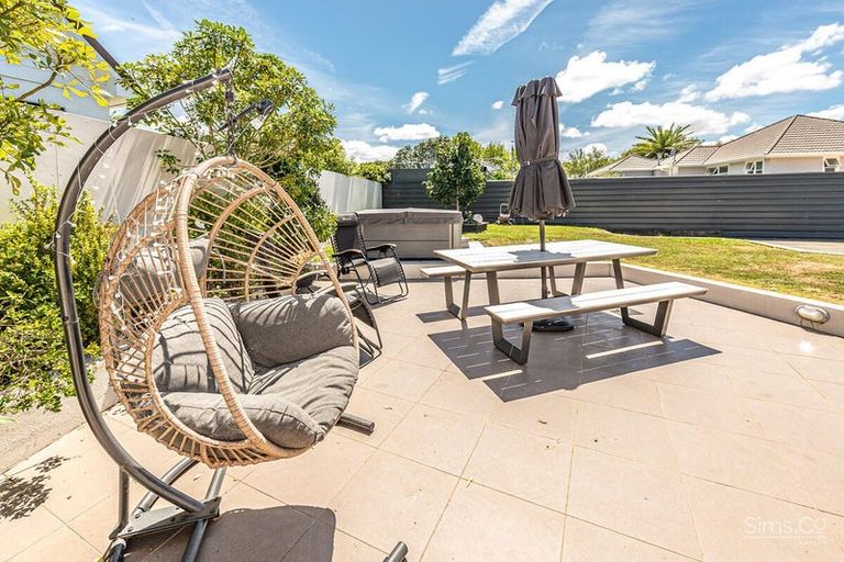 Photo of property in 2 Burtts Road, Durie Hill, Whanganui, 4500