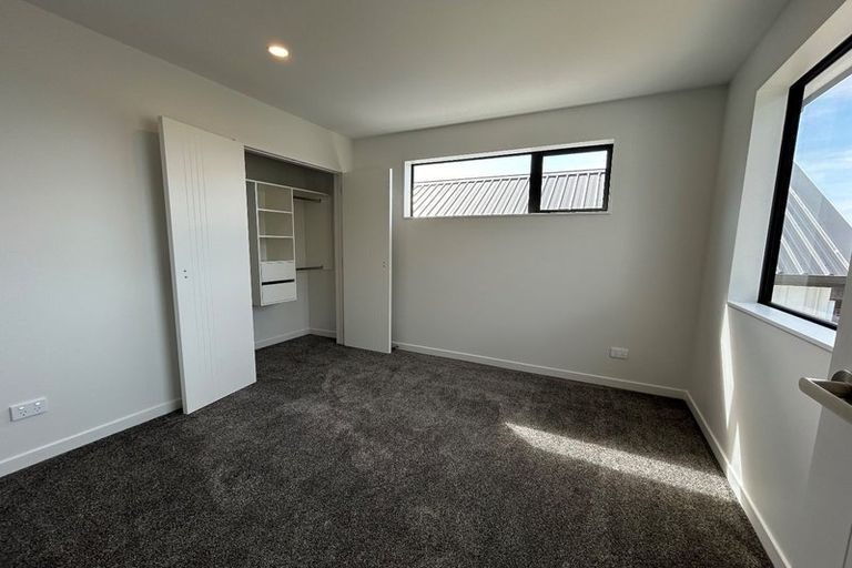 Photo of property in 215a Forrest Hill Road, Forrest Hill, Auckland, 0620