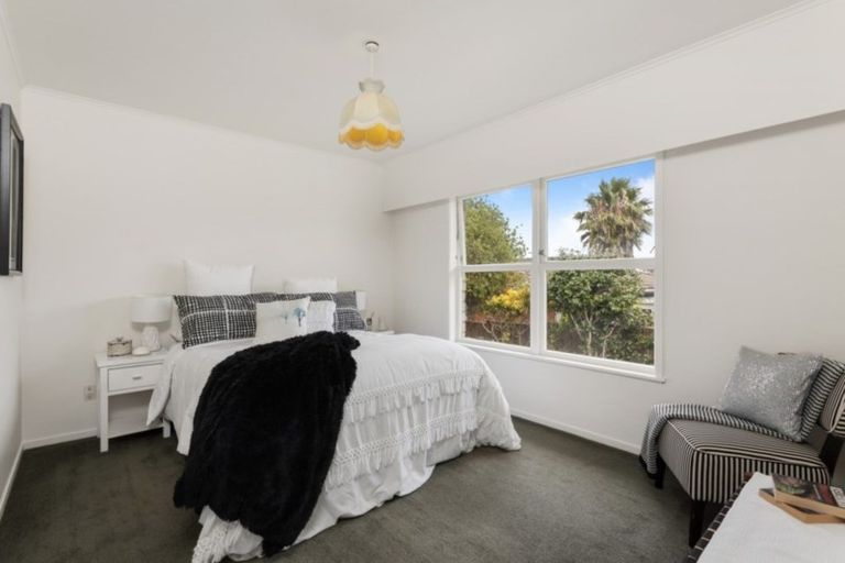 Photo of property in 1/10a Walter Street, Hauraki, Auckland, 0622