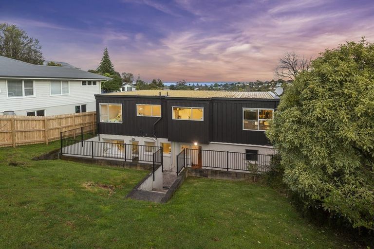 Photo of property in 3 Dunraven Place, Torbay, Auckland, 0630