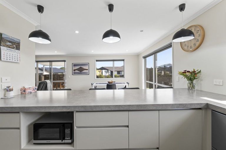 Photo of property in 2 Wentworth Lane, Waiwhakaiho, New Plymouth, 4312