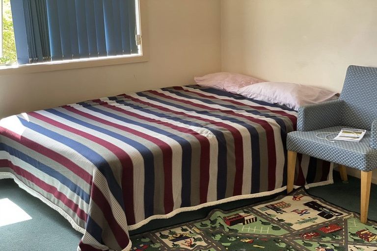 Photo of property in 76 Verran Road, Birkdale, Auckland, 0626