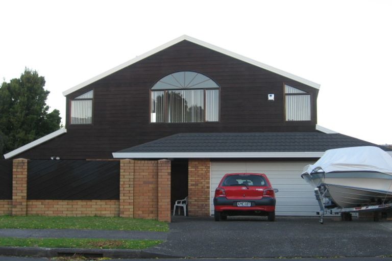 Photo of property in 8 Glucina Avenue, West Harbour, Auckland, 0618