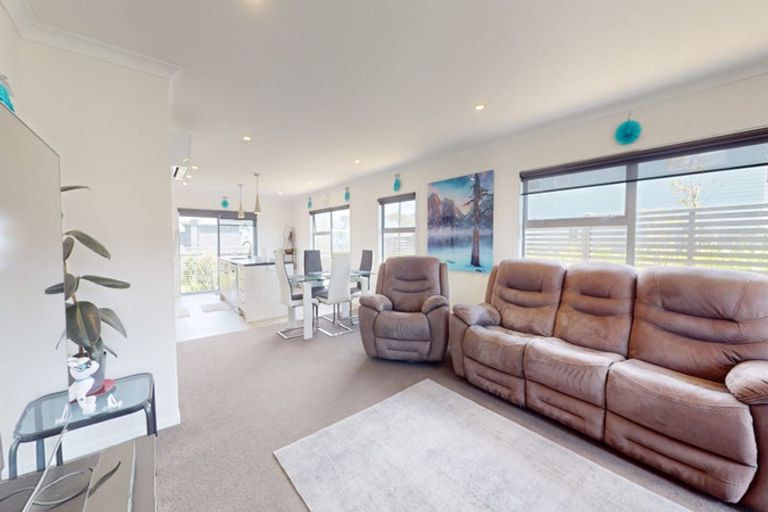 Photo of property in 9 Karearea Avenue, Kenepuru, Porirua, 5022