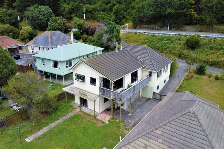 Photo of property in 308 Main Road, Tawa, Wellington, 5028