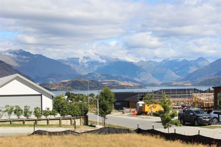 Photo of property in 1 Scurr Terrace, Wanaka, 9305