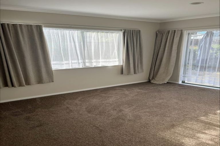 Photo of property in 74 Rosario Crescent, Red Beach, 0932