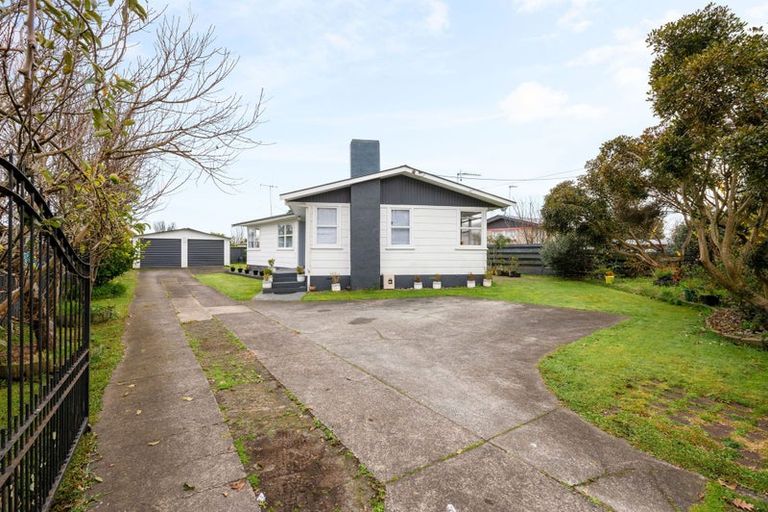 Photo of property in 104 Collins Road, Melville, Hamilton, 3206