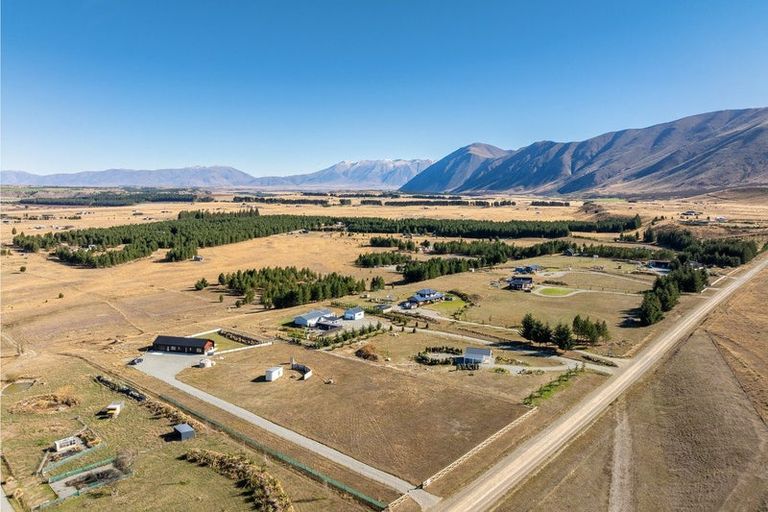 Photo of property in 39 Ben Ohau Road, Ben Ohau, Twizel, 7999