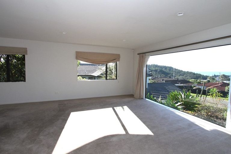 Photo of property in 45 Roberta Crescent, Orewa, 0931