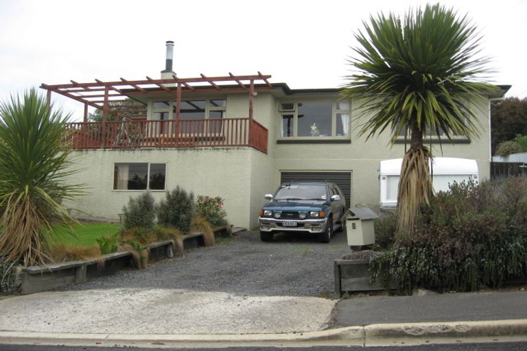 Photo of property in 2 Clyde Street, Kinmont Park, Mosgiel, 9024