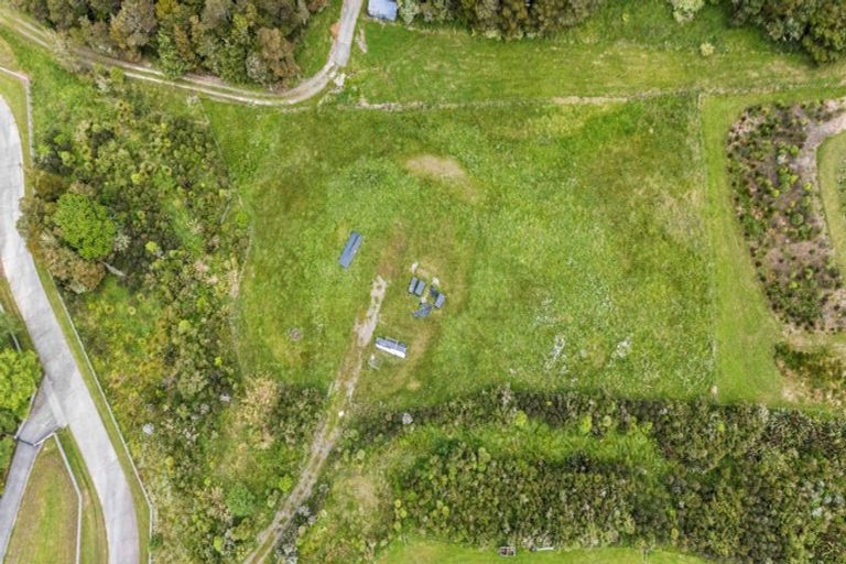 Photo of property in 16 Waymau Lane, Coatesville, 0792