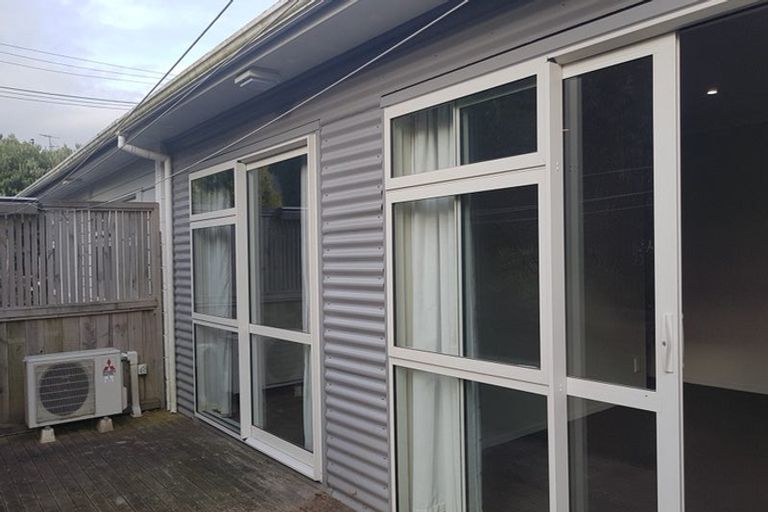 Photo of property in 52 Maungaraki Road, Korokoro, Lower Hutt, 5012