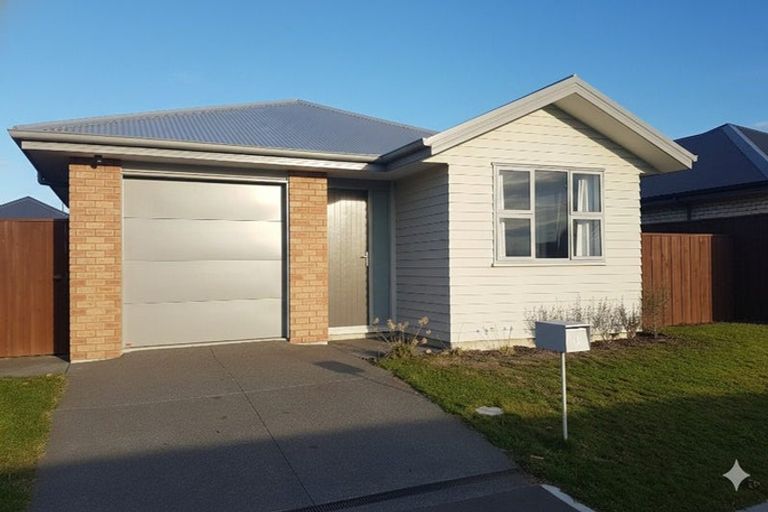 Photo of property in 16 Clanfield Way, Rolleston, 7615