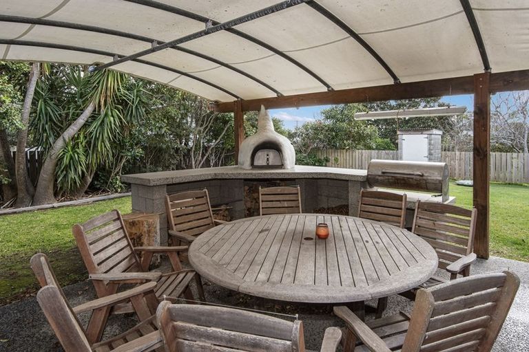 Photo of property in 14 Seaview Road, Ruakaka, 0116