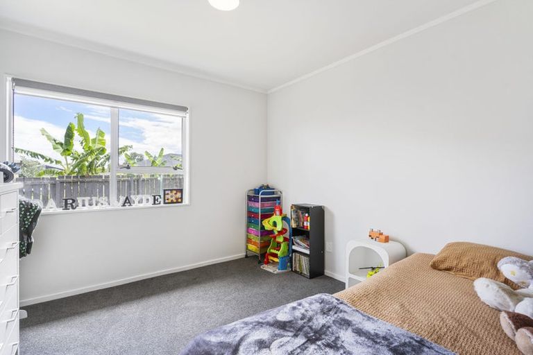 Photo of property in 2/2 Hatherley Place, Clendon Park, Auckland, 2103