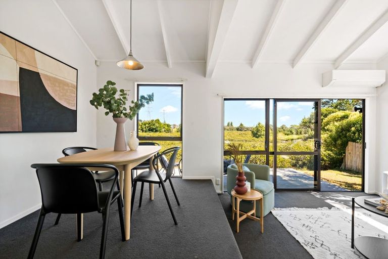 Photo of property in 1/40 Queen Mary Avenue, New Lynn, Auckland, 0600