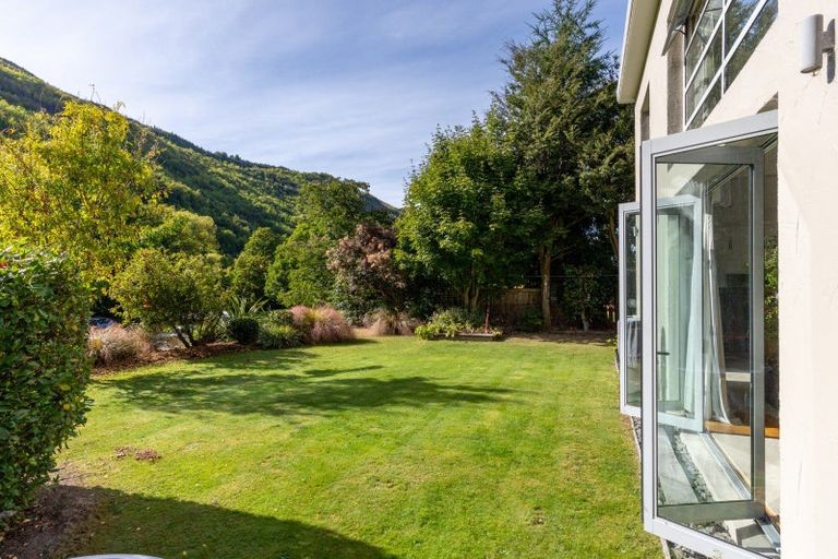 Photo of property in 23 Nairn Street, Arrowtown, 9302