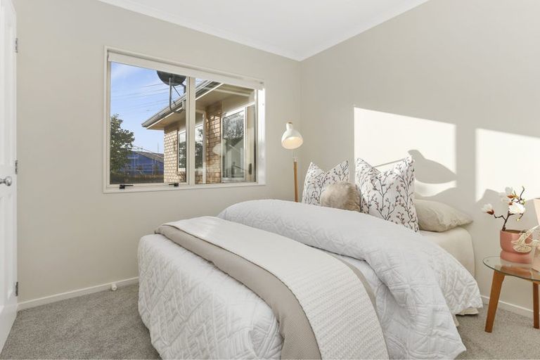 Photo of property in 2a Highland Avenue, Titirangi, Auckland, 0604