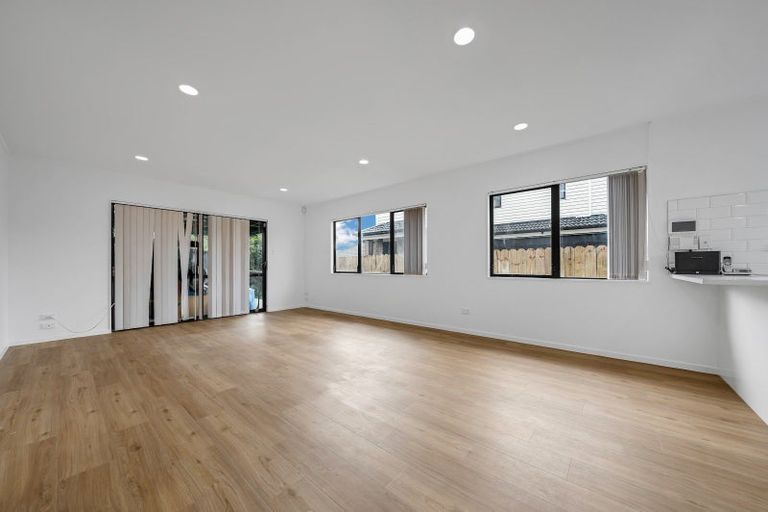 Photo of property in 20b Airfield Road, Takanini, 2112