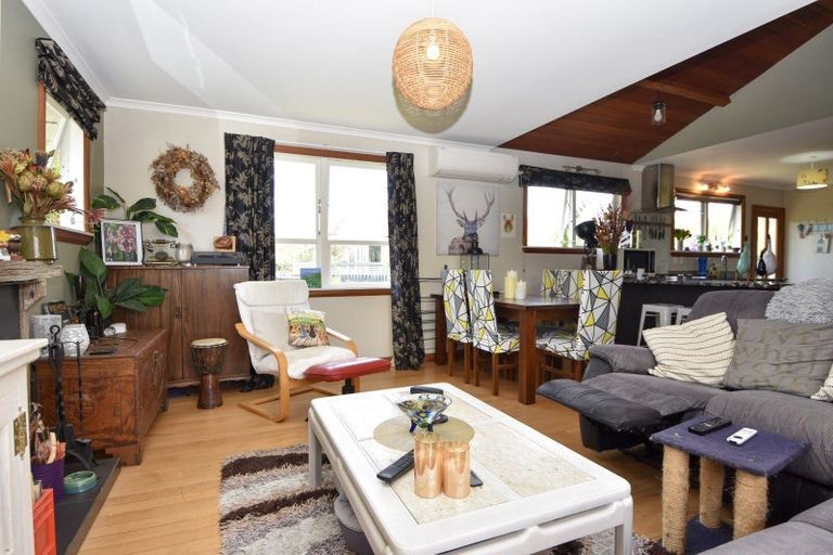 Photo of property in 22 Humphries Street, Greytown, 5712