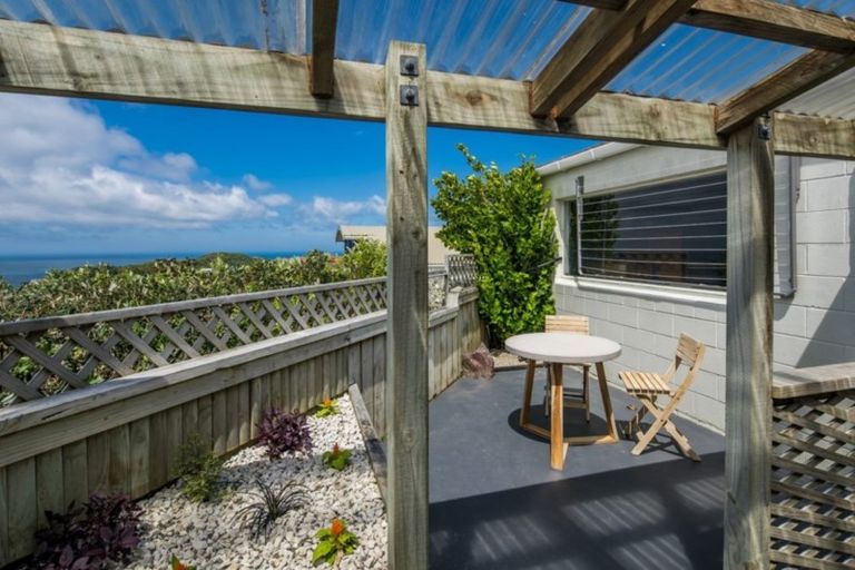 Photo of property in 18 Dargle Way, Island Bay, Wellington, 6023