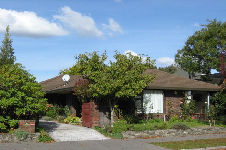 Photo of property in 37 Solway Avenue, Ilam, Christchurch, 8041