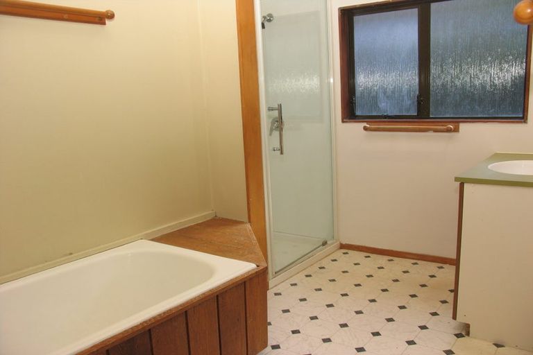 Photo of property in 17 Watts Road, Fernhill, Queenstown, 9300